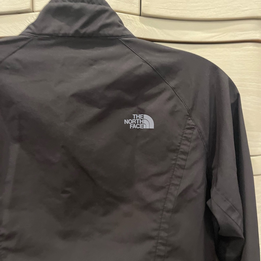 North Face Lightweight Jacket Size Medium - image 3